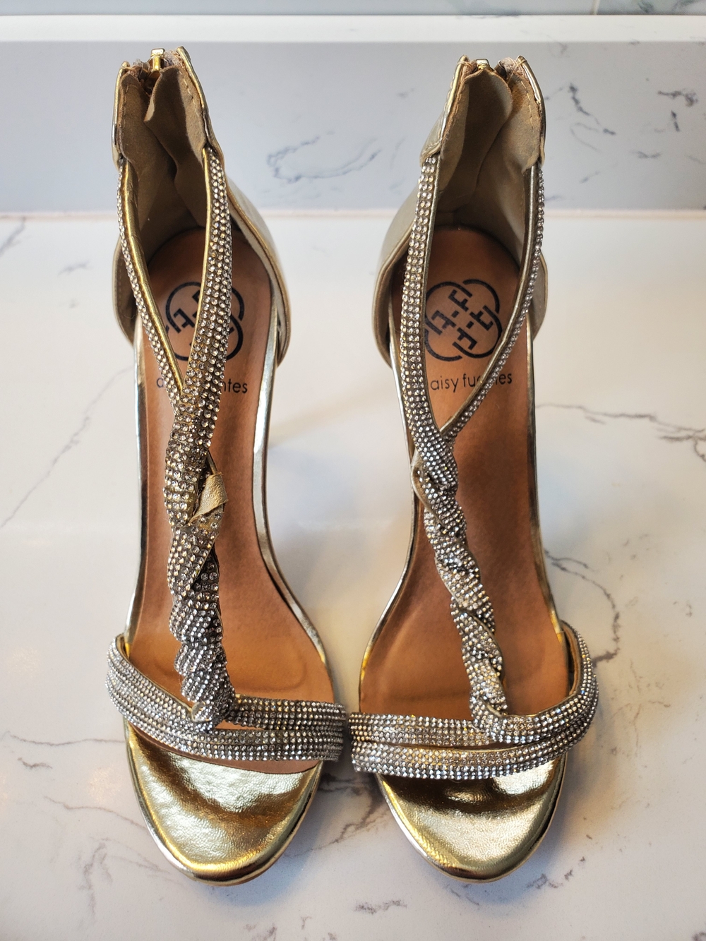 Daisy Fuentes Gold Metallic Rhinestone Twist Strap Heels US 6.5